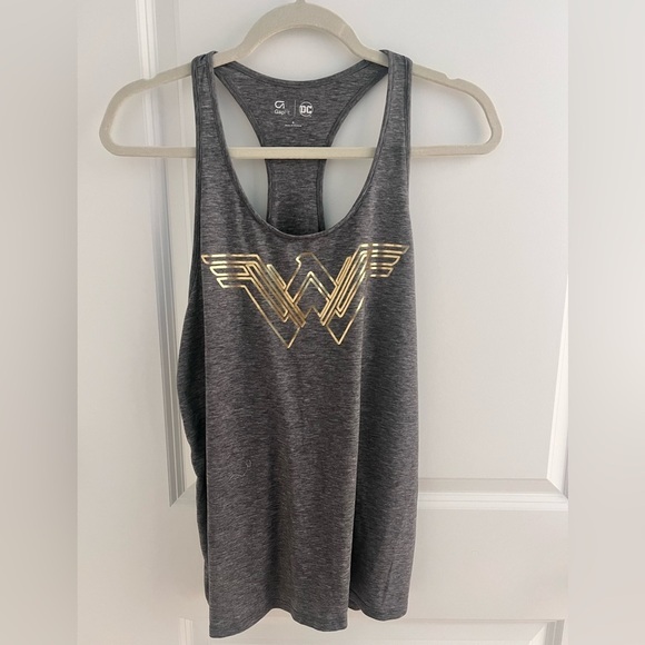GAP Tops - Gap Fit Activewear Women’s Graphic Tank Shirt Size Small